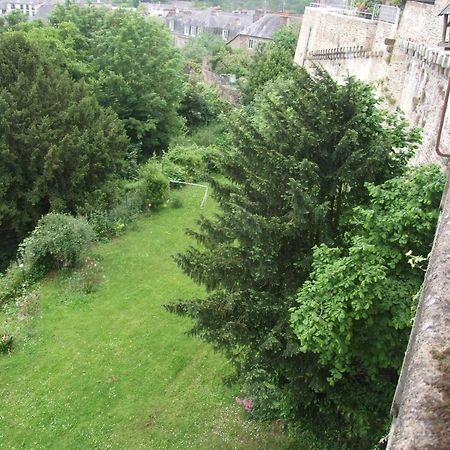 Hôtel particulier Le Mercier de Montigny -Une nuit sur les remparts- Fougères Extérieur photo