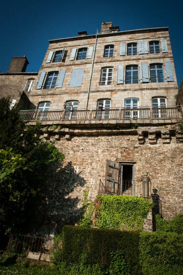 Hôtel particulier Le Mercier de Montigny -Une nuit sur les remparts- Fougères Extérieur photo