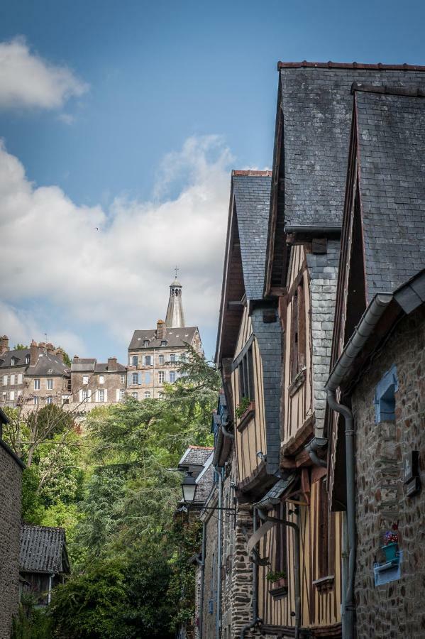 Hôtel particulier Le Mercier de Montigny -Une nuit sur les remparts- Fougères Extérieur photo