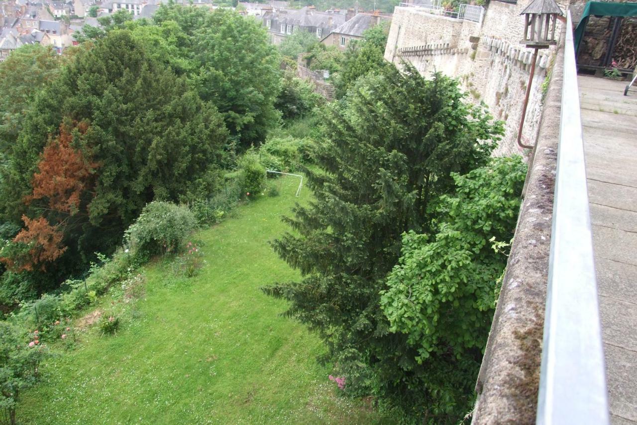 Hôtel particulier Le Mercier de Montigny -Une nuit sur les remparts- Fougères Extérieur photo