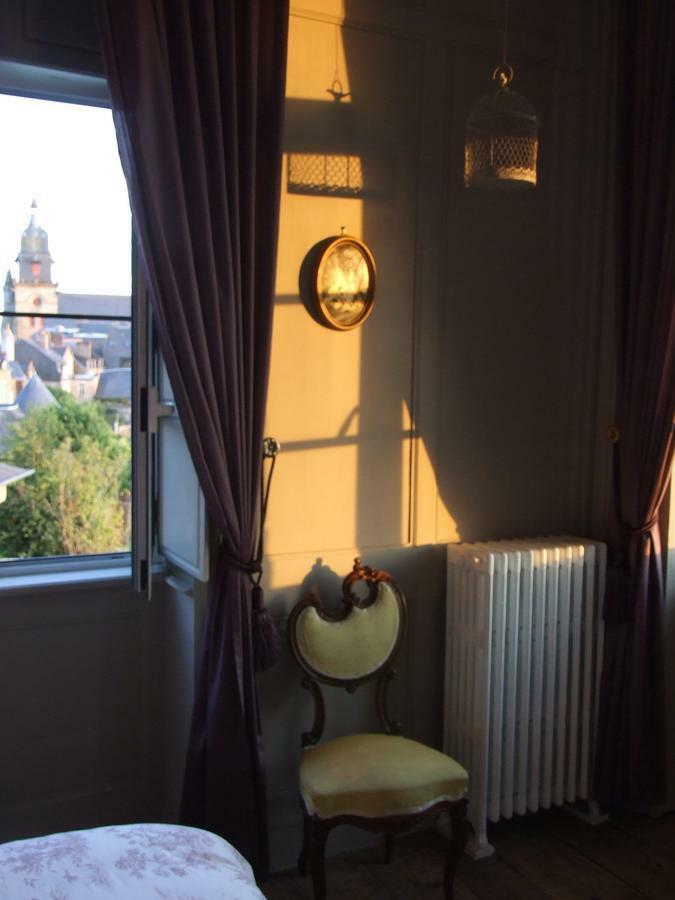 Hôtel particulier Le Mercier de Montigny -Une nuit sur les remparts- Fougères Extérieur photo